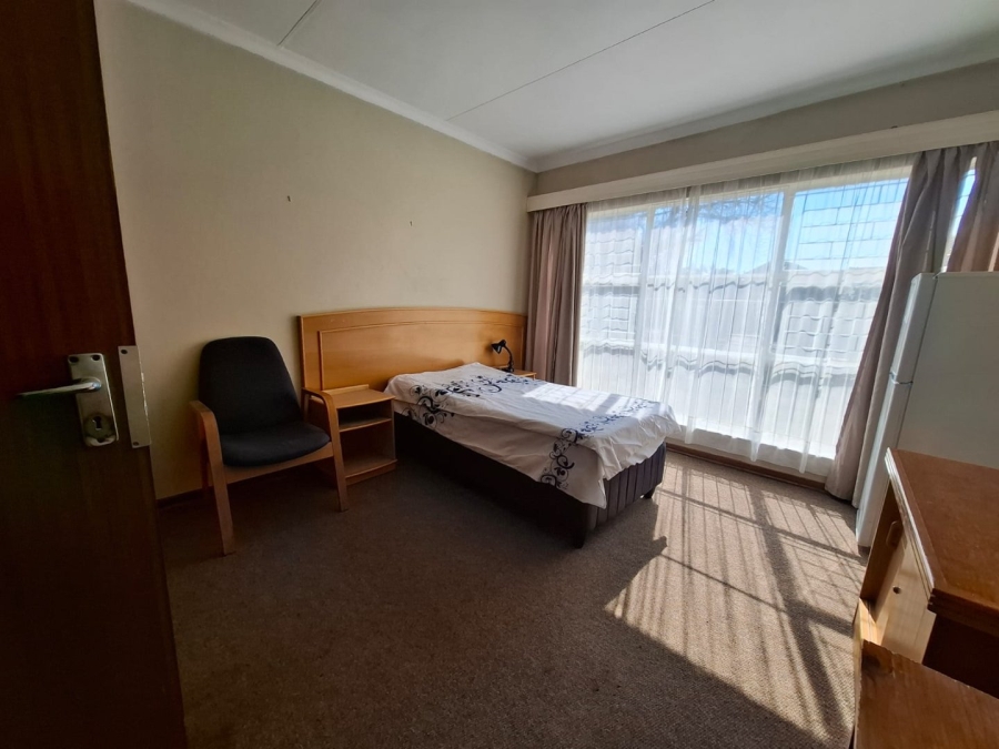 7 Bedroom Property for Sale in Brandwag Free State